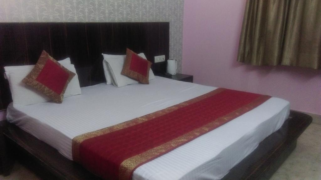 Hotel Surya Plaza New Delhi Cameră foto