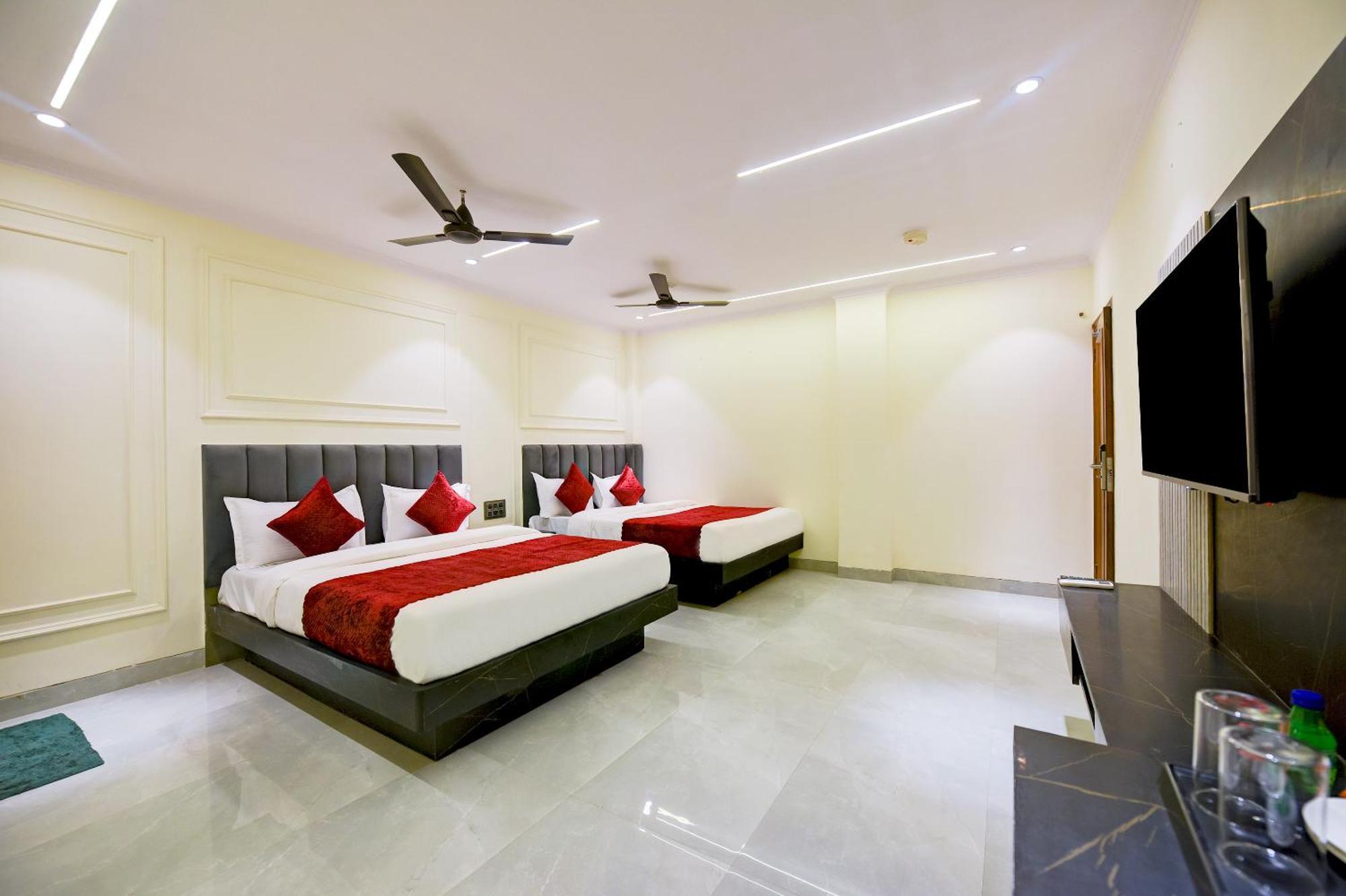 Hotel Surya Plaza New Delhi Exterior foto