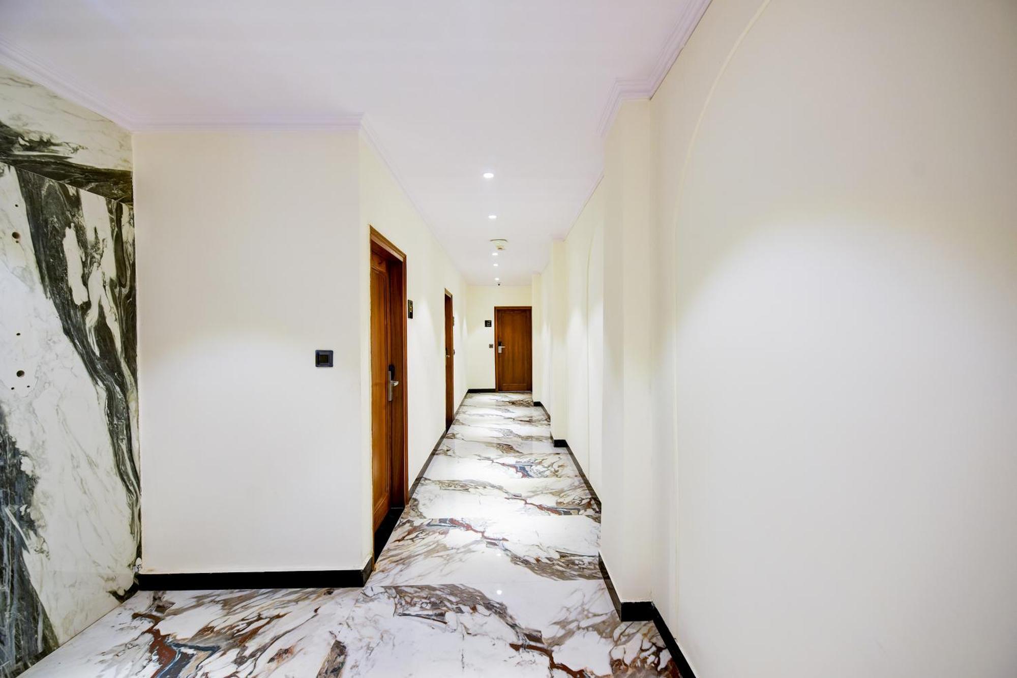 Hotel Surya Plaza New Delhi Exterior foto
