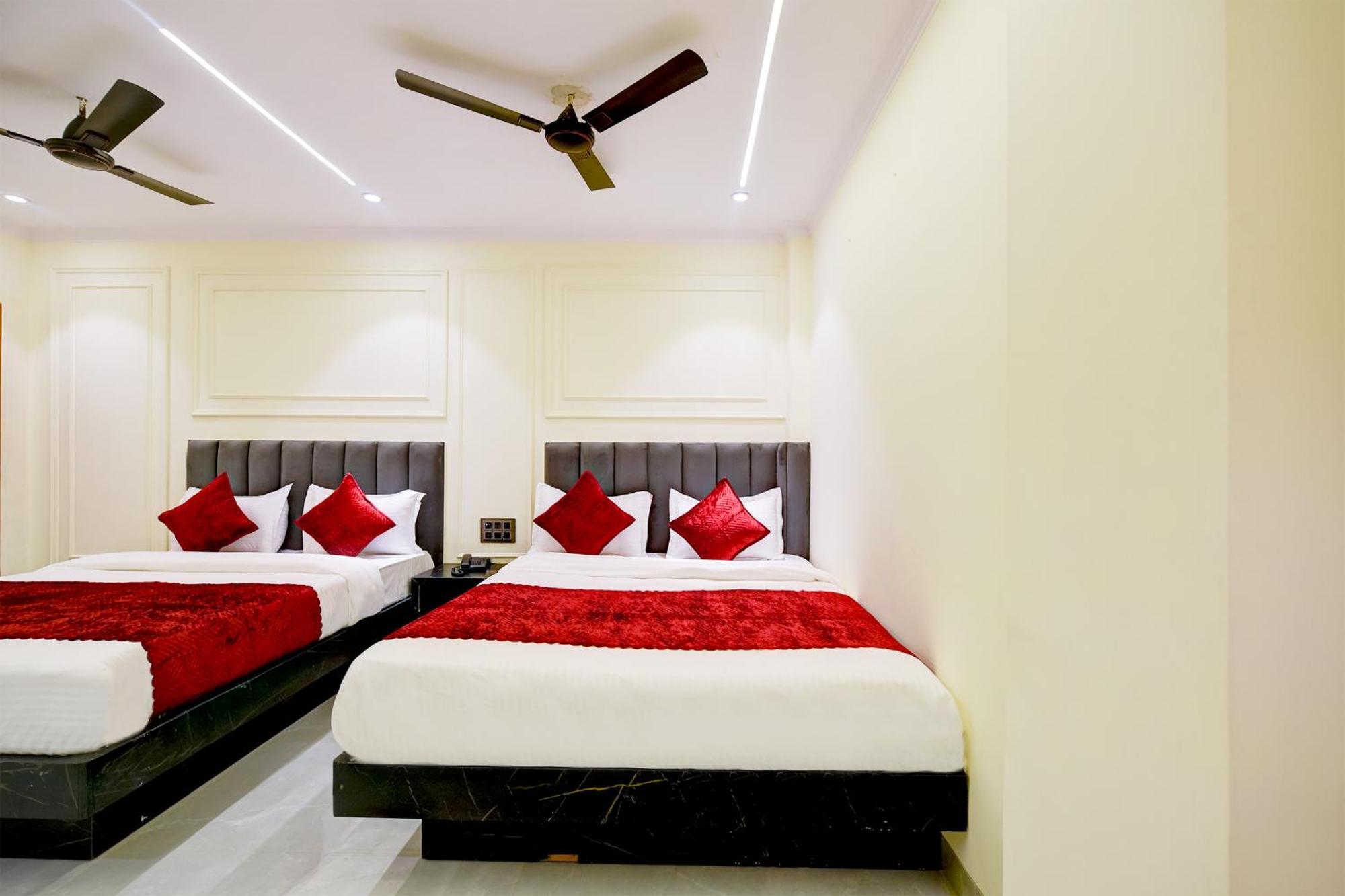 Hotel Surya Plaza New Delhi Exterior foto
