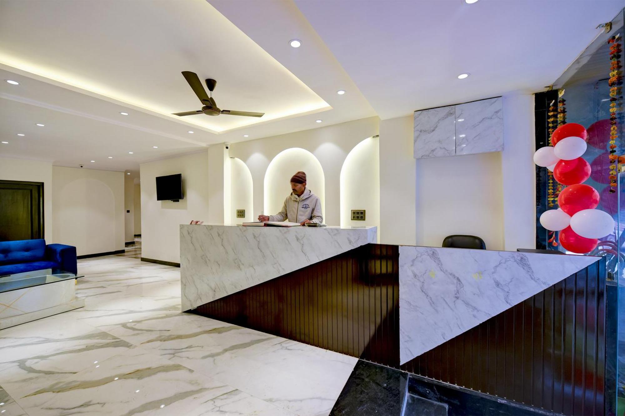 Hotel Surya Plaza New Delhi Exterior foto