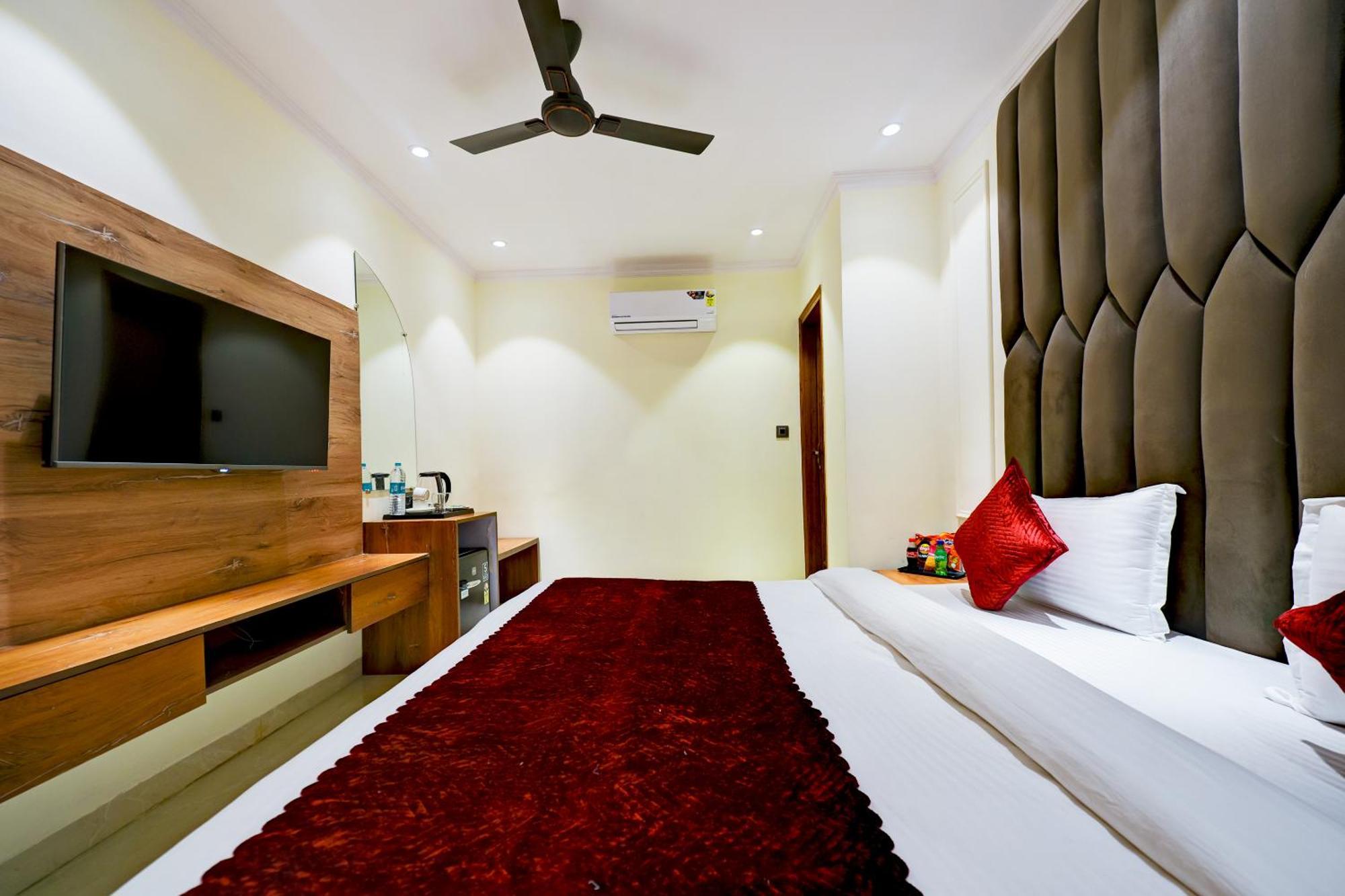 Hotel Surya Plaza New Delhi Exterior foto