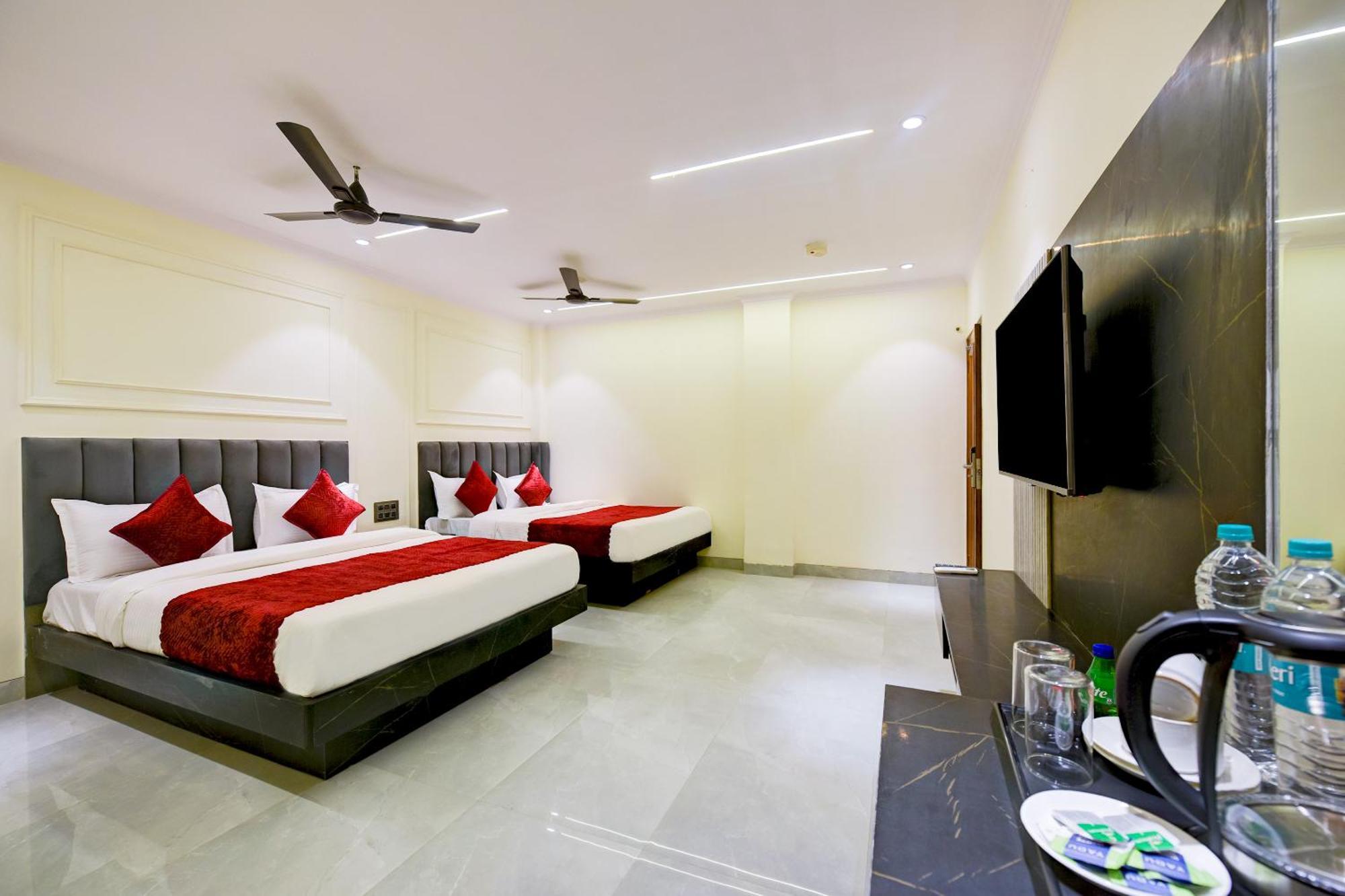 Hotel Surya Plaza New Delhi Exterior foto