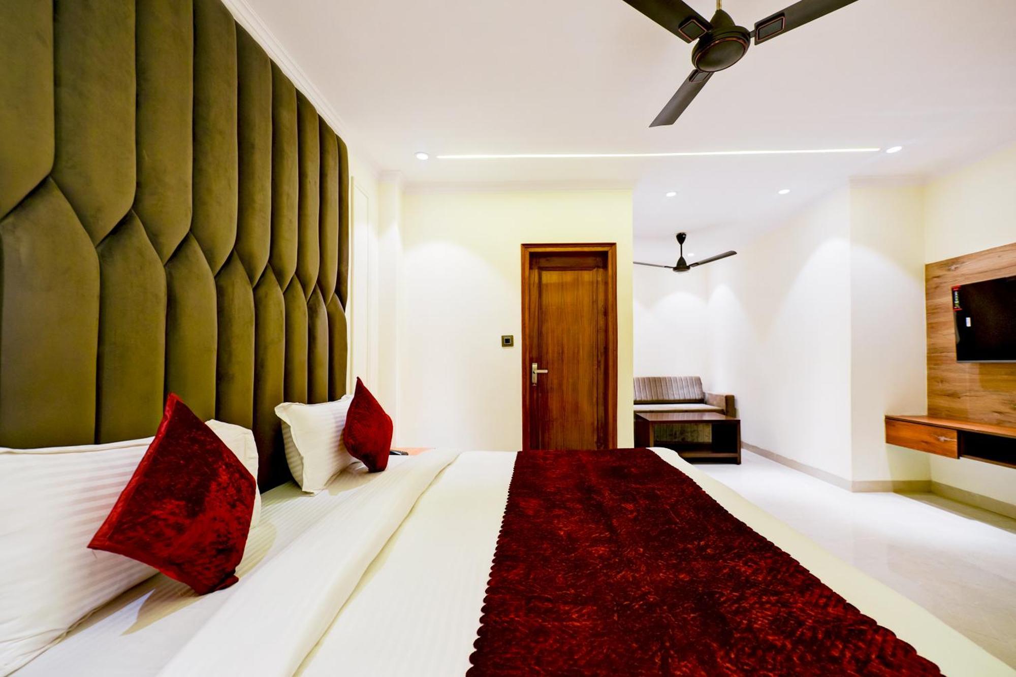 Hotel Surya Plaza New Delhi Exterior foto