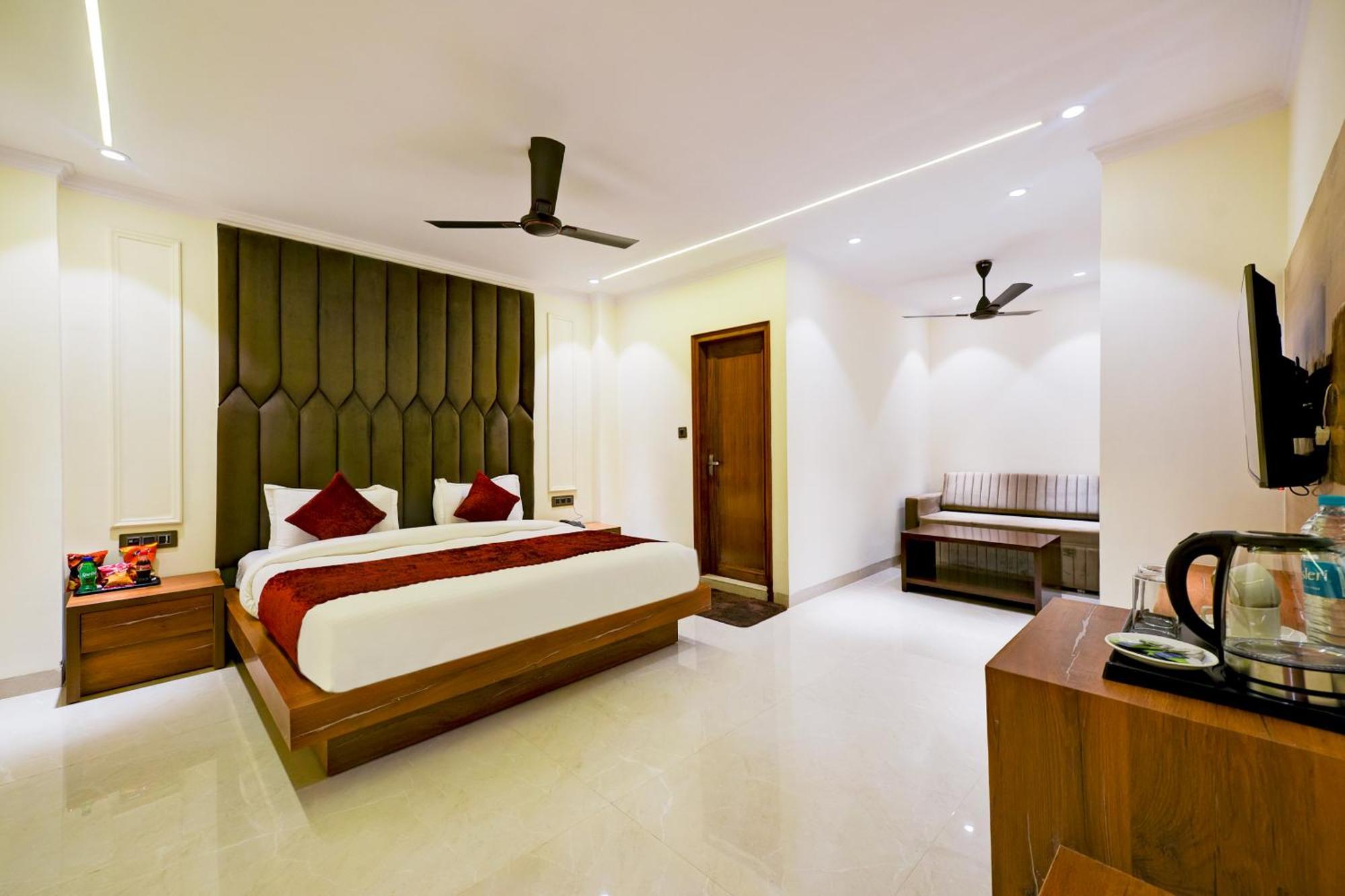 Hotel Surya Plaza New Delhi Exterior foto
