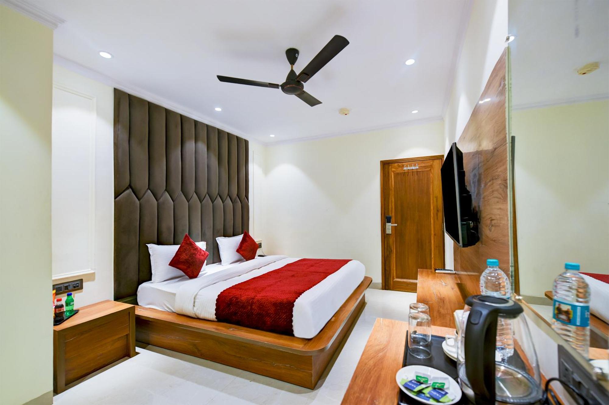 Hotel Surya Plaza New Delhi Exterior foto