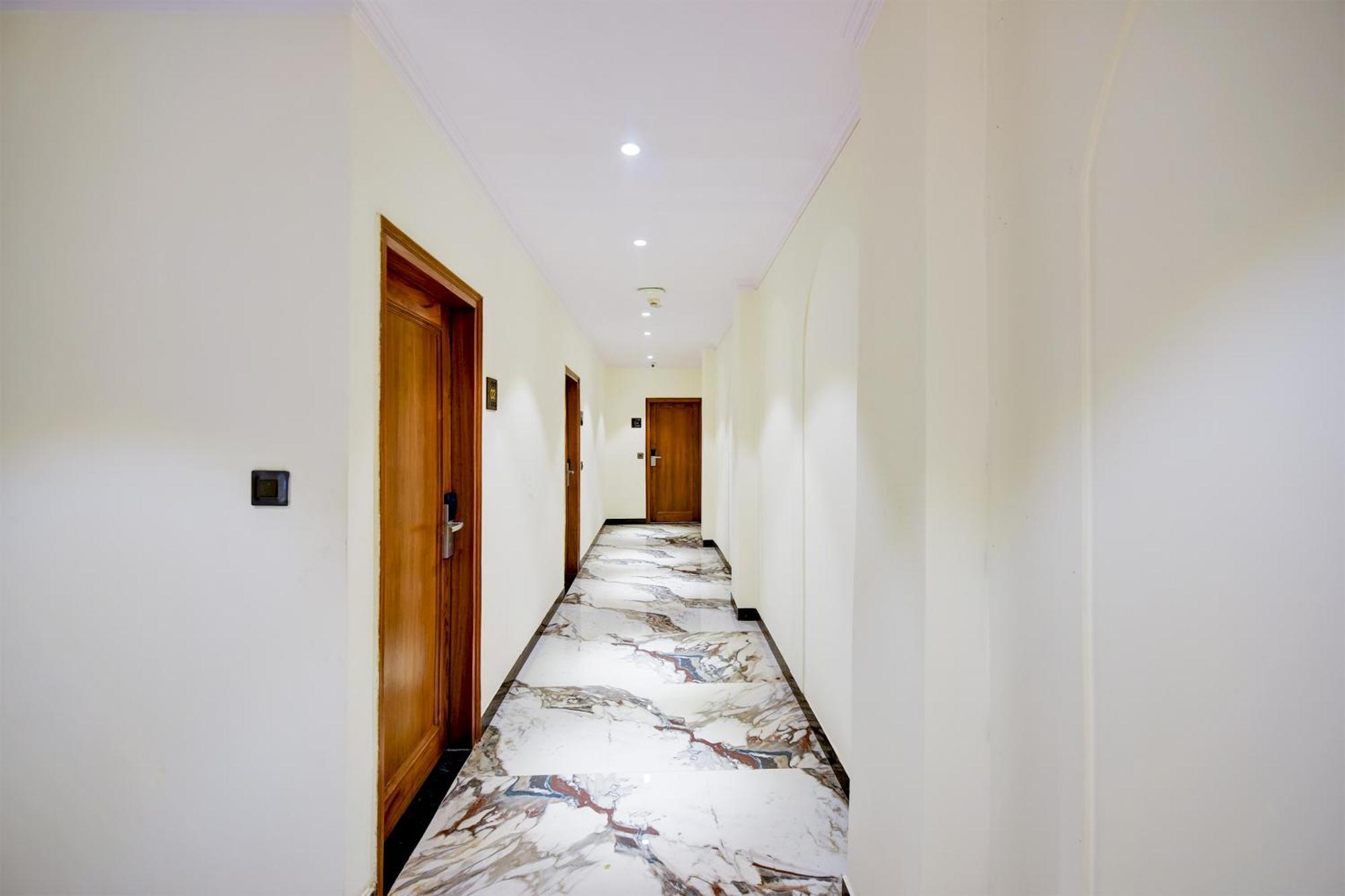 Hotel Surya Plaza New Delhi Exterior foto
