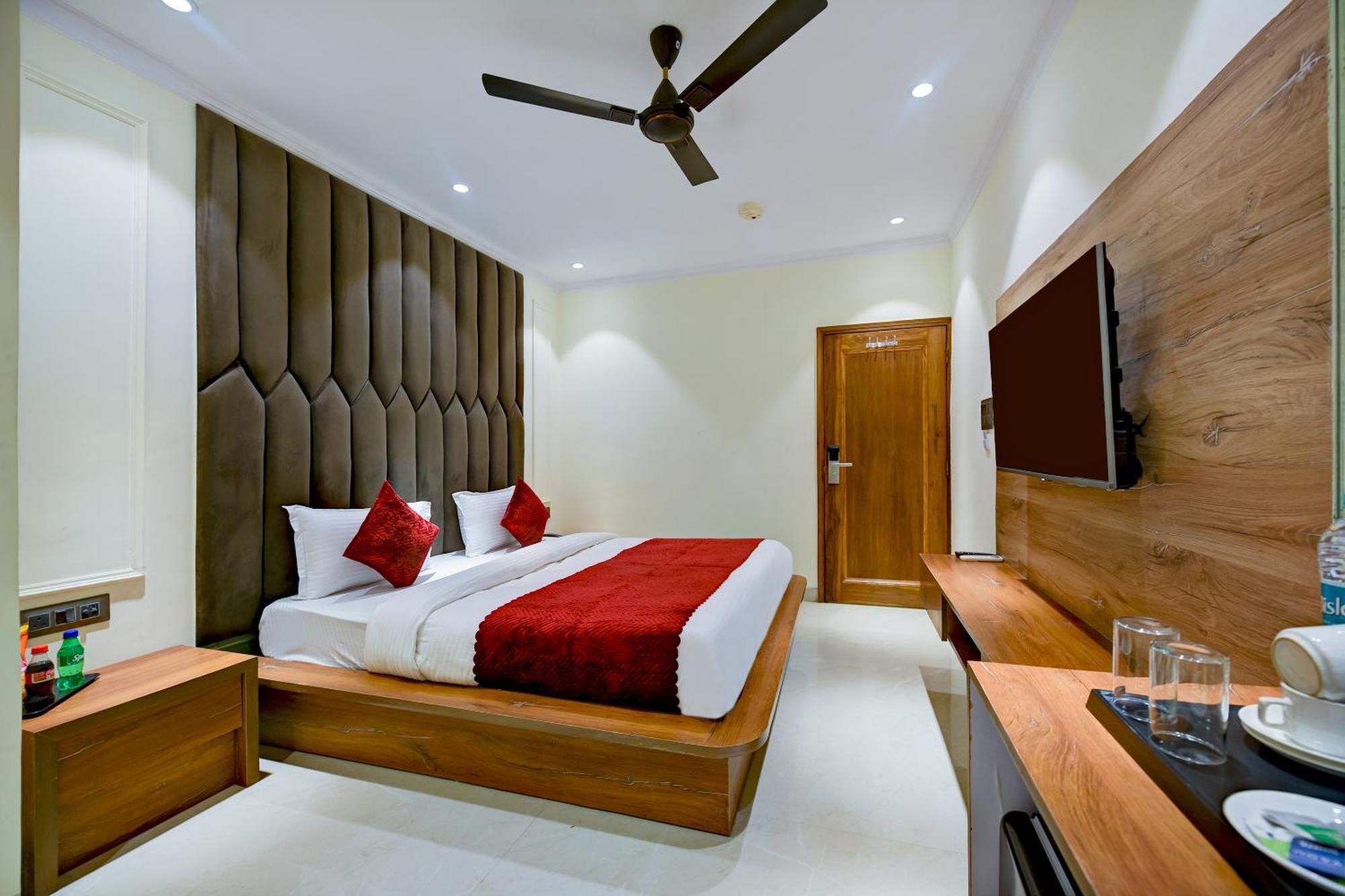 Hotel Surya Plaza New Delhi Exterior foto