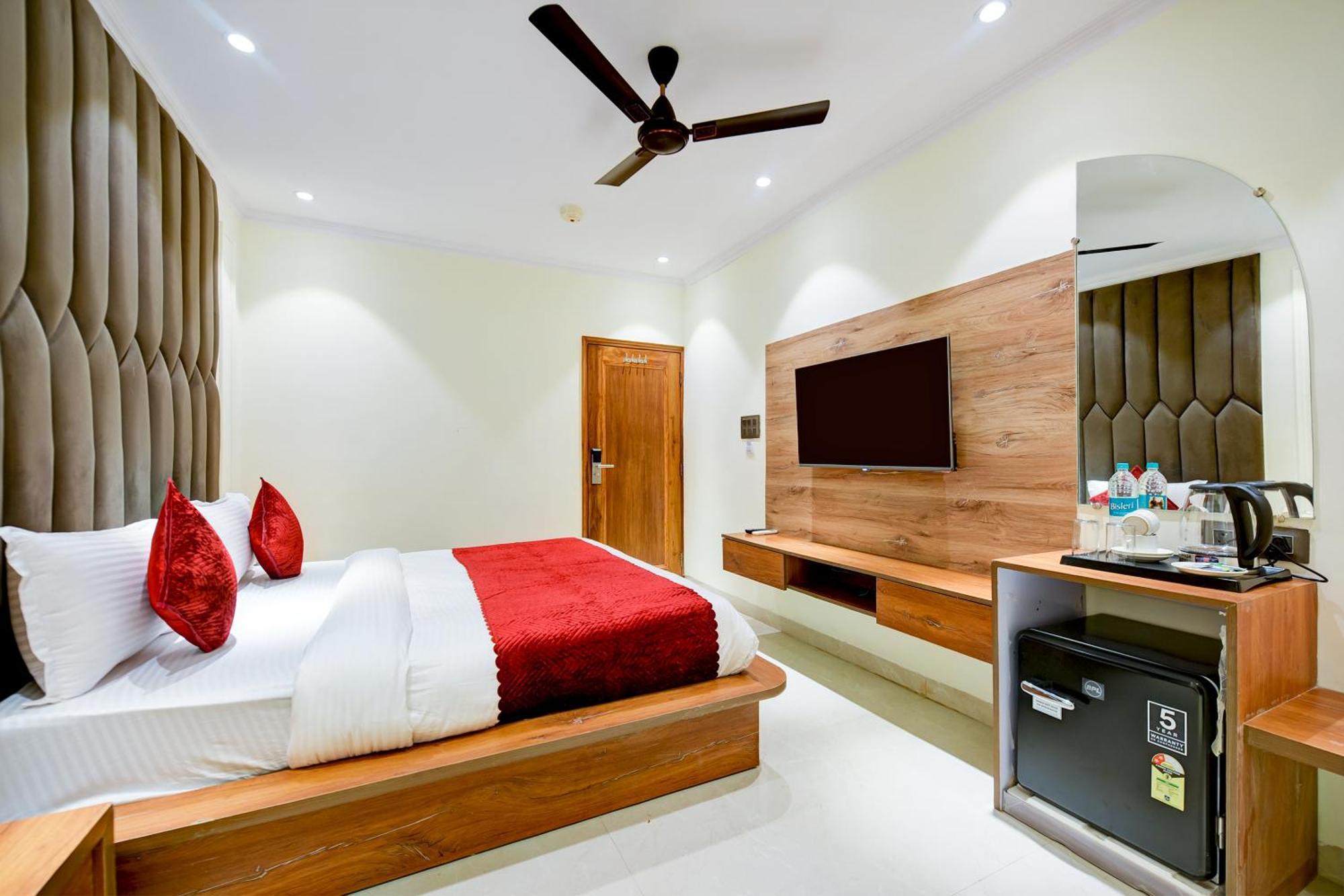 Hotel Surya Plaza New Delhi Exterior foto