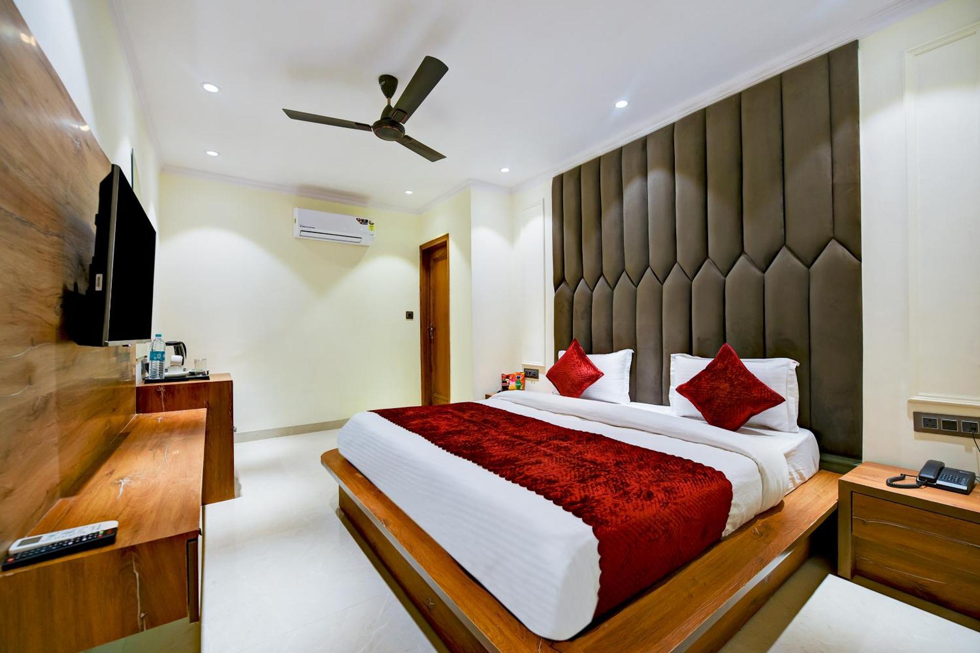 Hotel Surya Plaza New Delhi Exterior foto