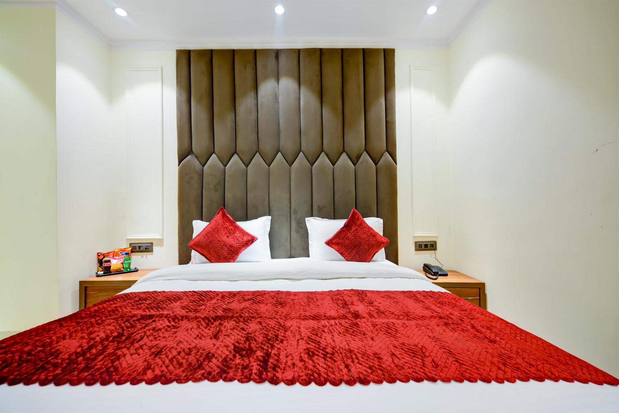 Hotel Surya Plaza New Delhi Exterior foto