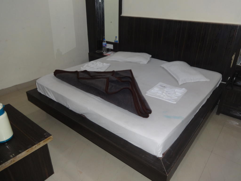 Hotel Surya Plaza New Delhi Cameră foto