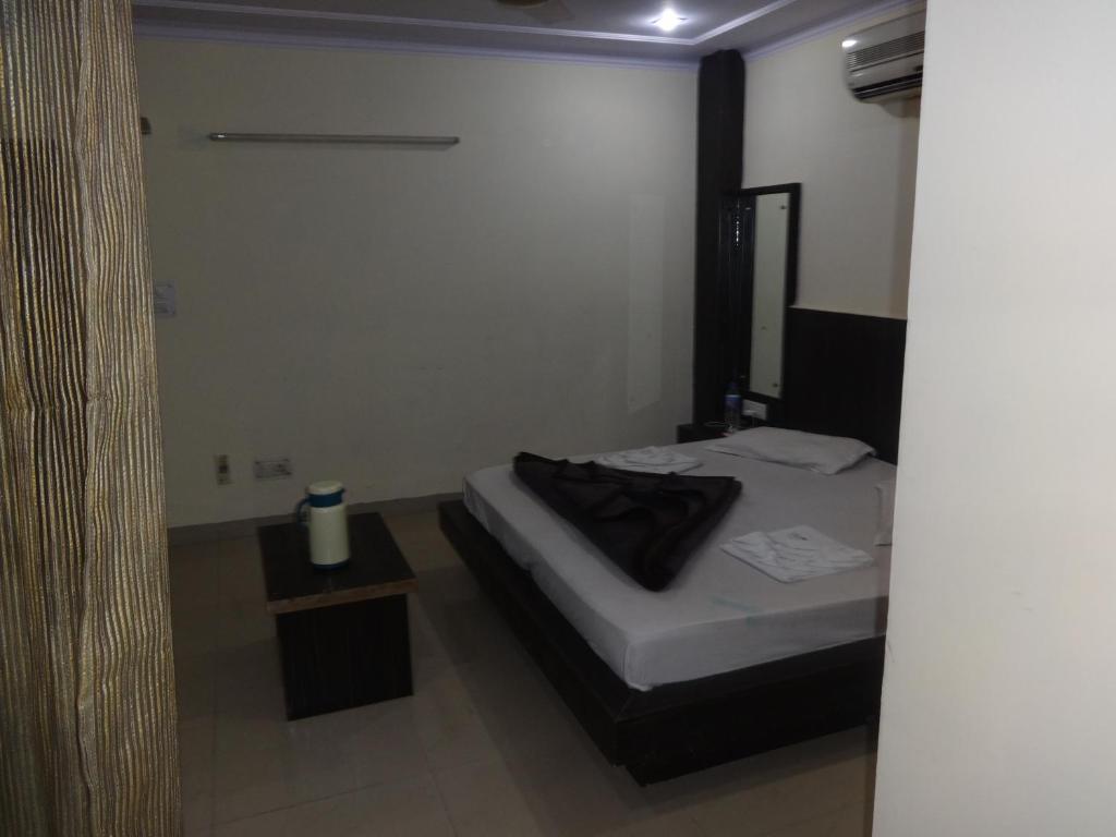 Hotel Surya Plaza New Delhi Exterior foto