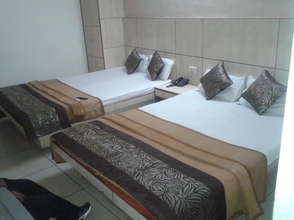 Hotel Surya Plaza New Delhi Cameră foto